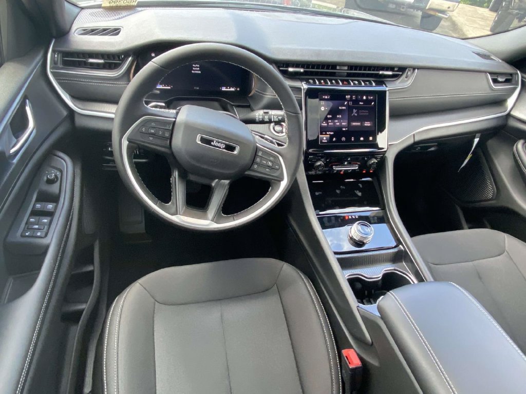 New 2026 Jeep Grand Cherokee L 2WD image 40