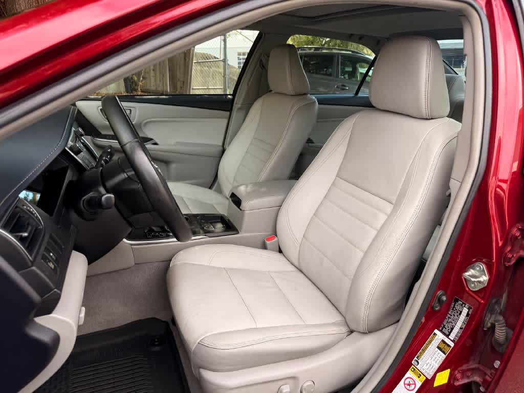 Used 2016 Toyota Camry XLE w/ Moonroof Package FWD image 11