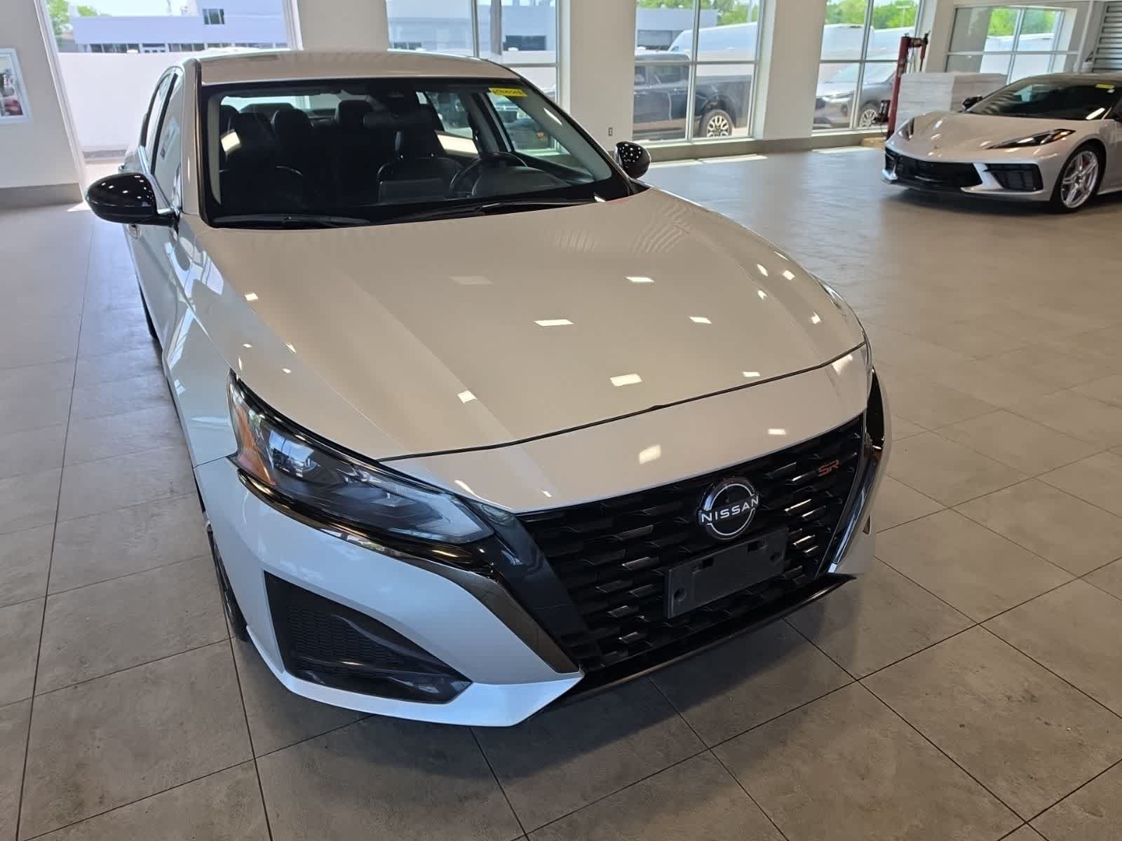 Used 2023 Nissan Altima 2.5 SR FWD image 4