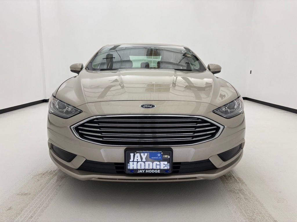 Used 2018 Ford Fusion SE FWD image 11