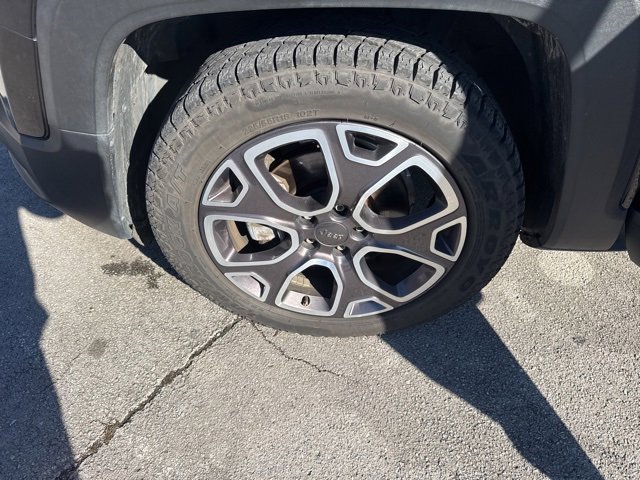 Used 2015 Jeep Renegade Limited image 16