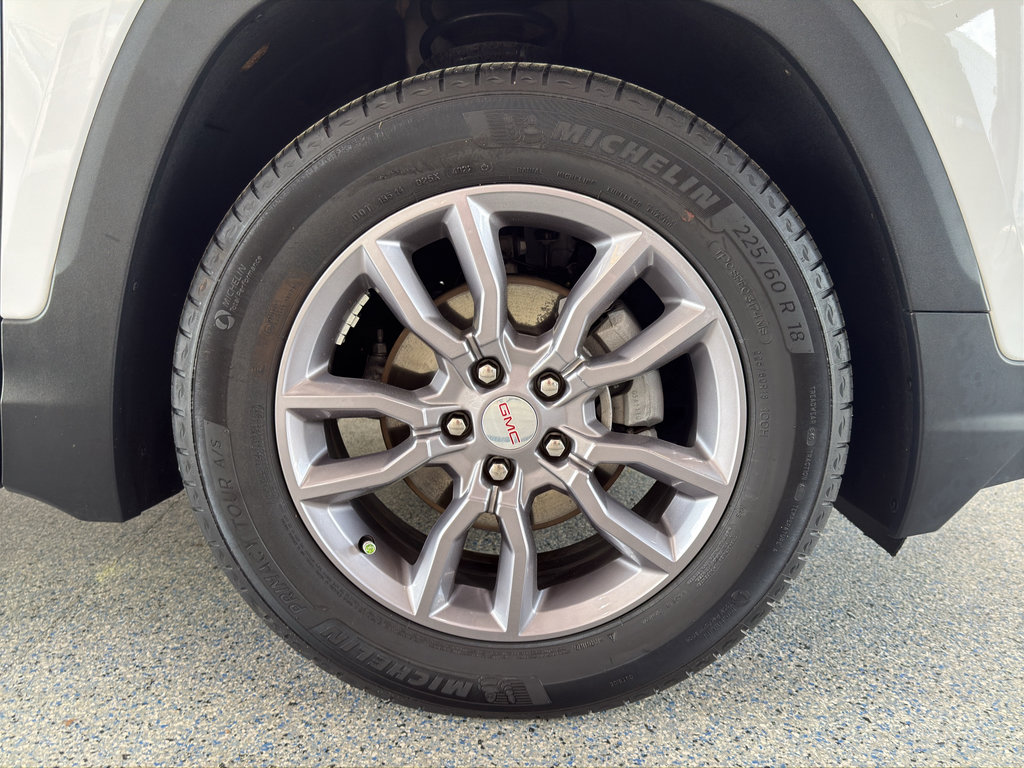 Used 2023 GMC Terrain SLT w/ LPO, Floor Liner Package image 32