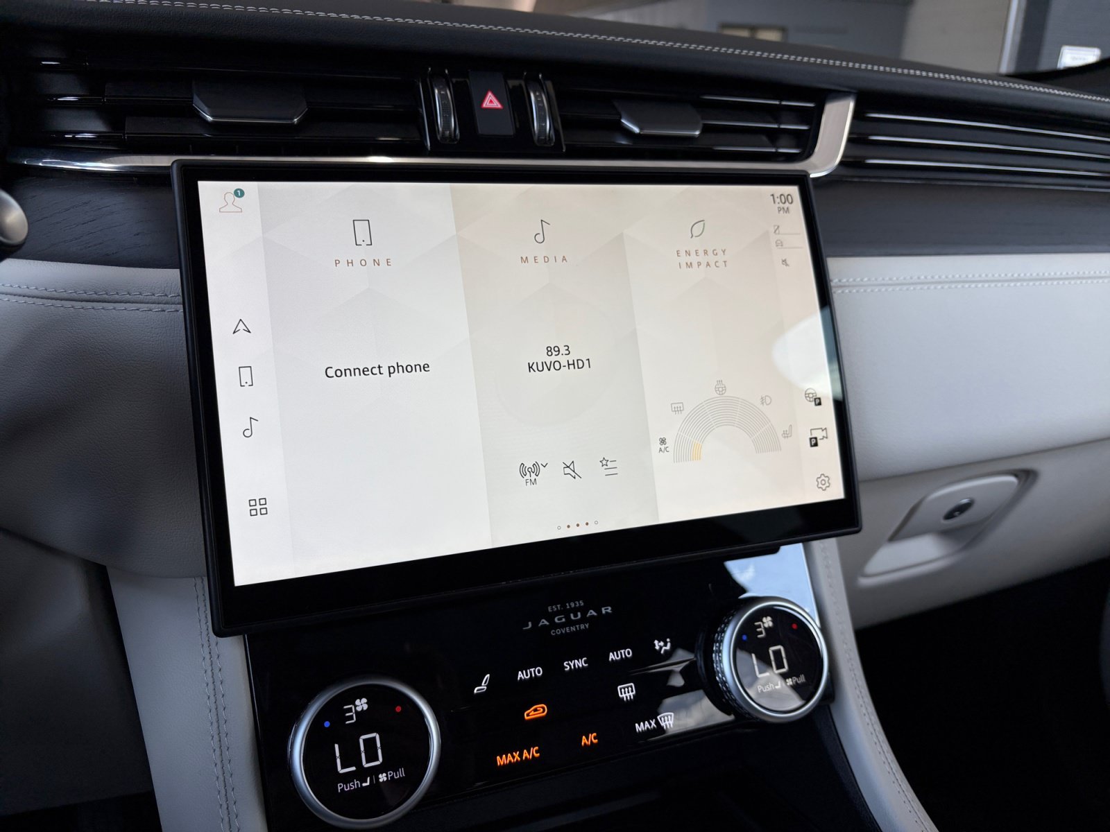 Certified 2026 Jaguar F-PACE R-Dynamic S AWD/4WD image 12