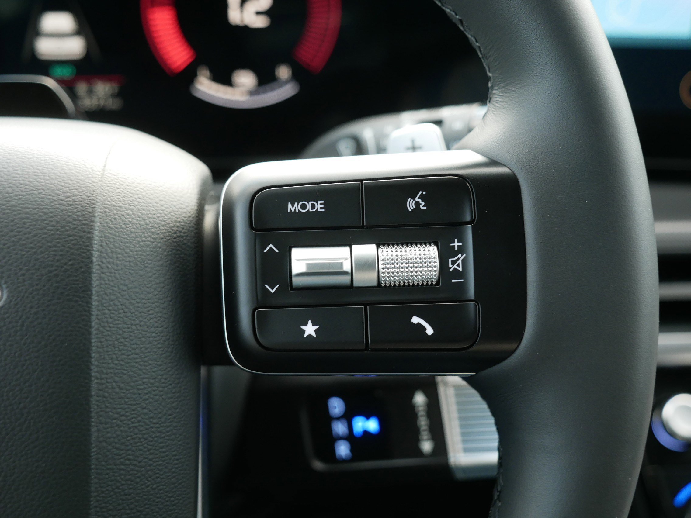 Used 2026 Hyundai Santa Fe SEL AWD/4WD image 30