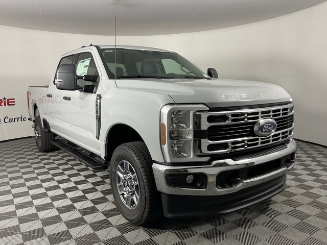 New 2025 Ford F250 XLT w/ FX4 Off-Road Package