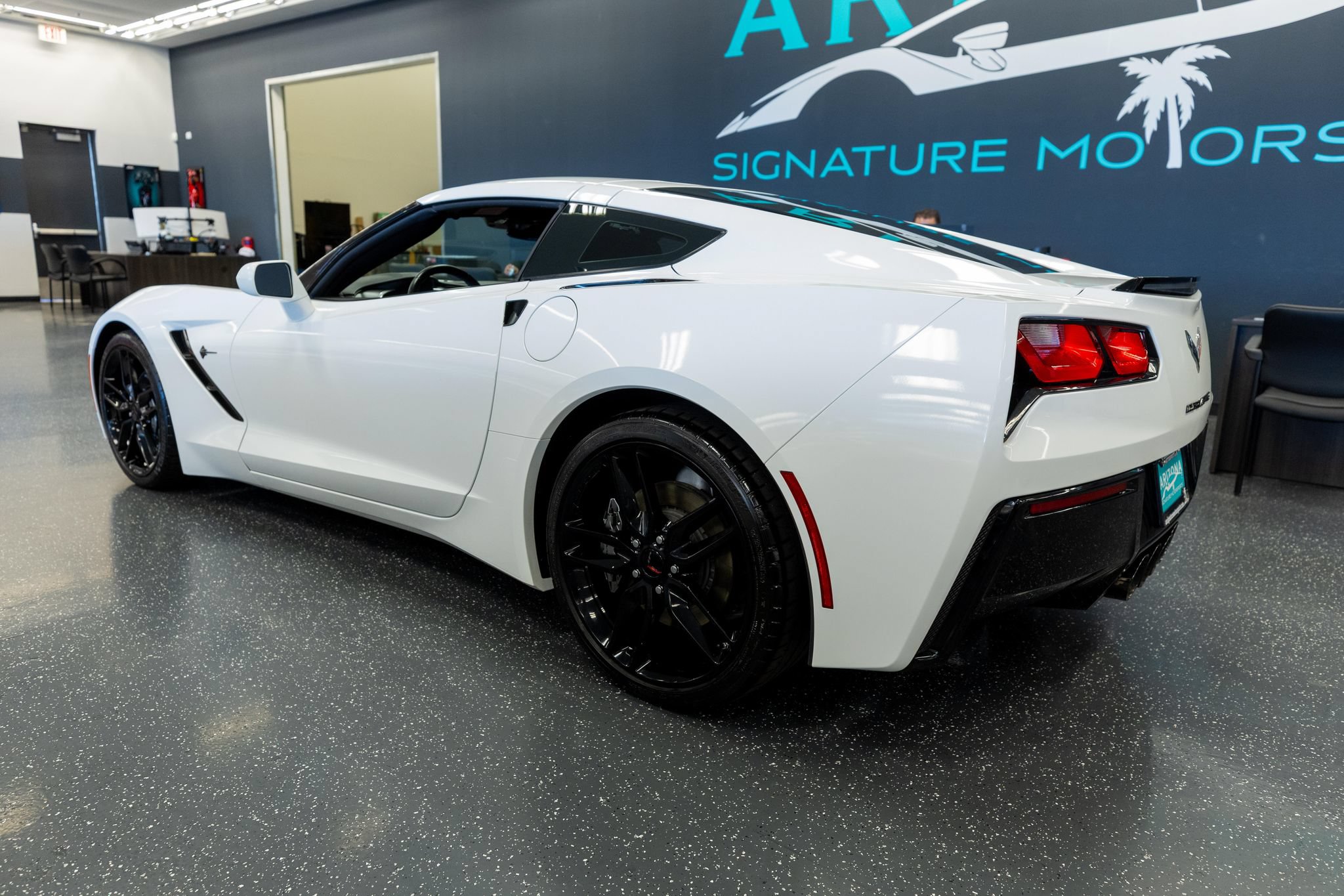Used 2018 Chevrolet Corvette Stingray Coupe w/ 1LT RWD image 9