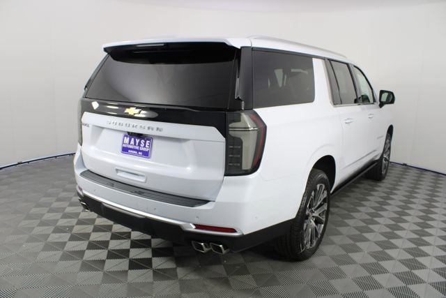 New 2026 Chevrolet Suburban High Country image 32