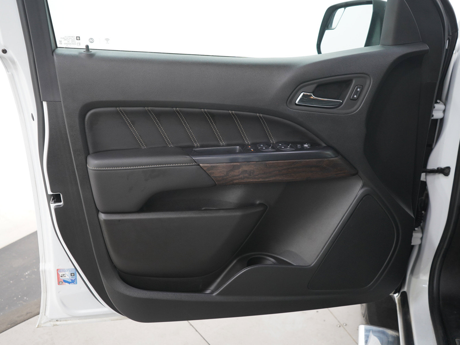 Used 2022 GMC Canyon Denali AWD/4WD image 16