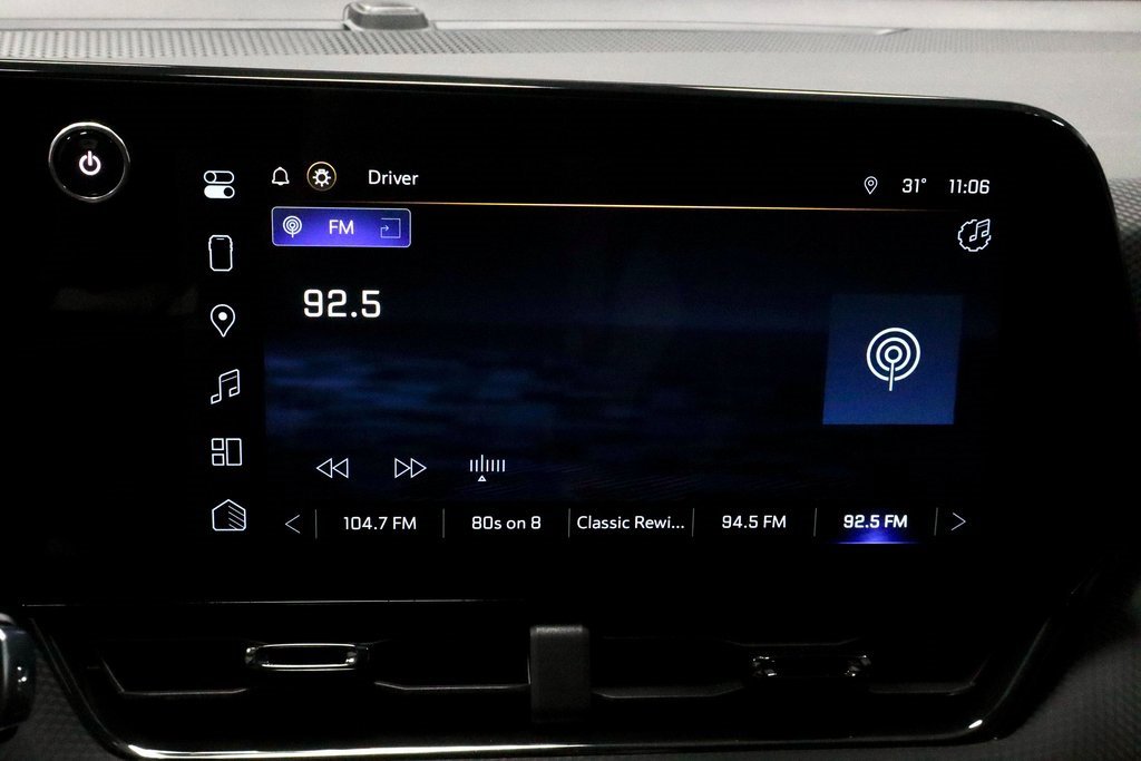 Used 2025 Chevrolet Equinox RS w/ Safety and Technology Package image 3