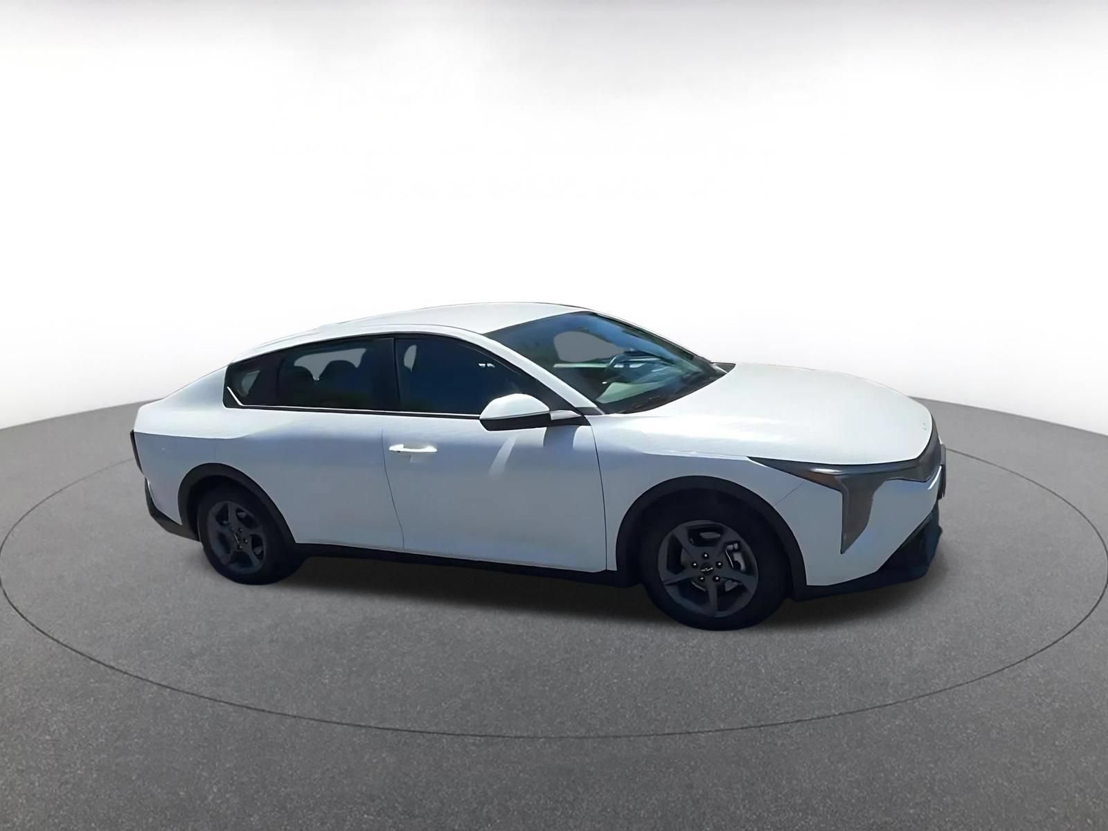 Used 2025 Kia K4 FWD image 2