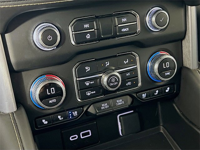 Used 2024 GMC Yukon XL SLT image 19