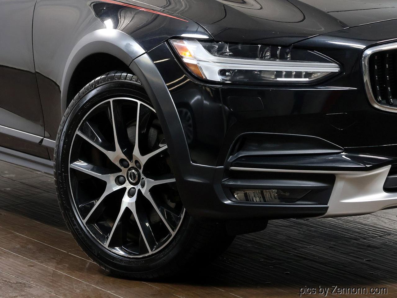 Used 2020 Volvo V90 T6 Cross Country w/ Protection Package Premier AWD/4WD image 3
