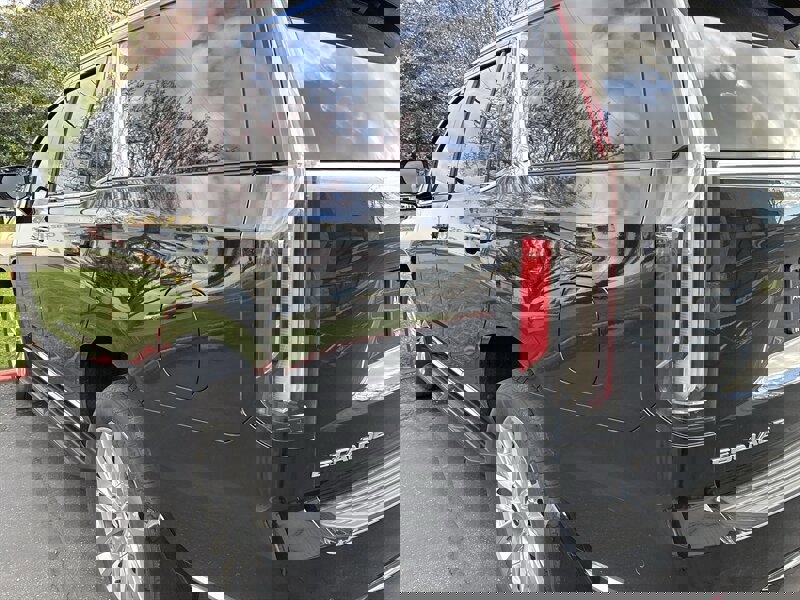 Used 2021 Cadillac Escalade Premium Luxury w/ LPO, Illumination Package image 10