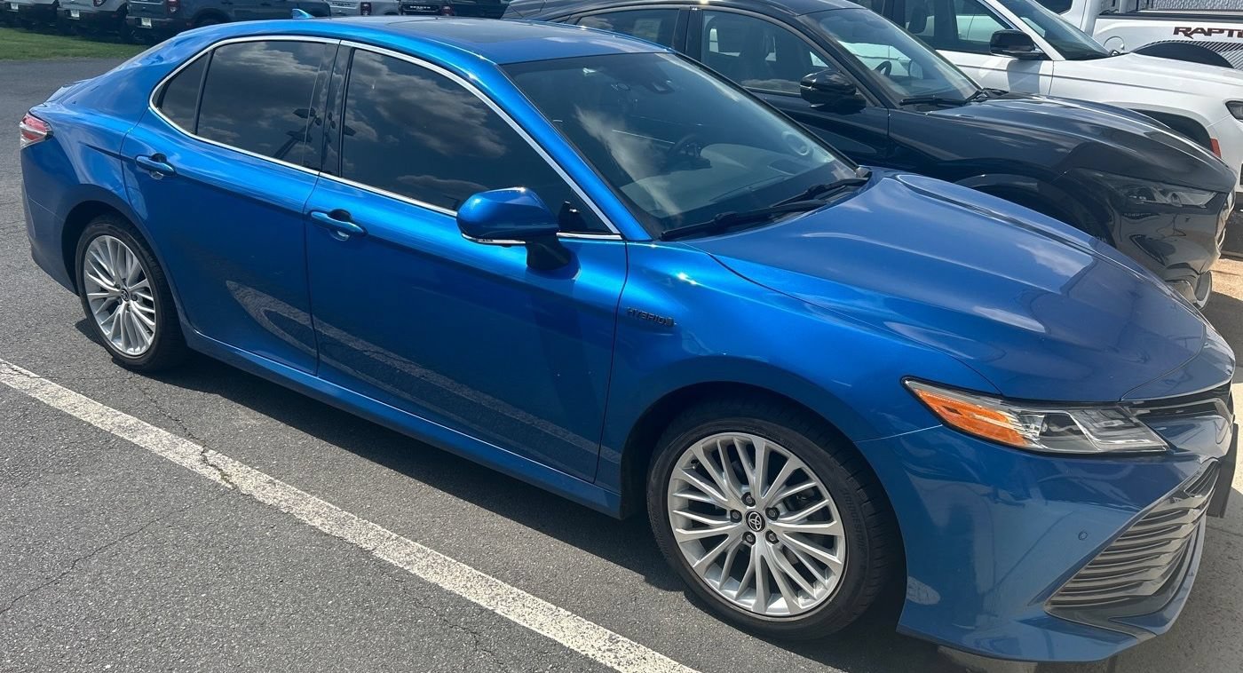 Used 2020 Toyota Camry XLE w/ Driver Assist Package FWD image 3