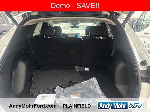 New 2025 Ford Escape SE w/ PHEV Premium Package FWD image 8