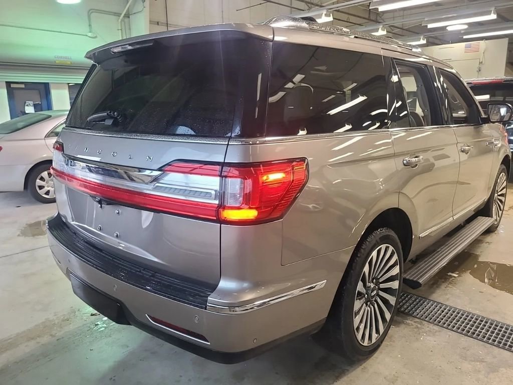 Used 2020 Lincoln Navigator Reserve w/ Luxury Package image 3
