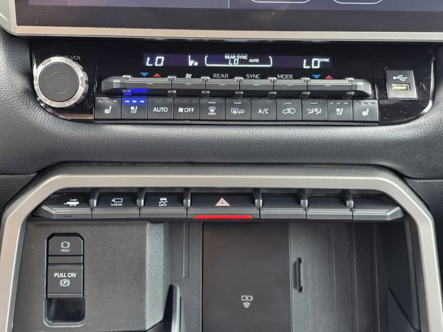 Used 2025 Toyota Sequoia Limited w/ Tow Technology Package AWD/4WD image 17