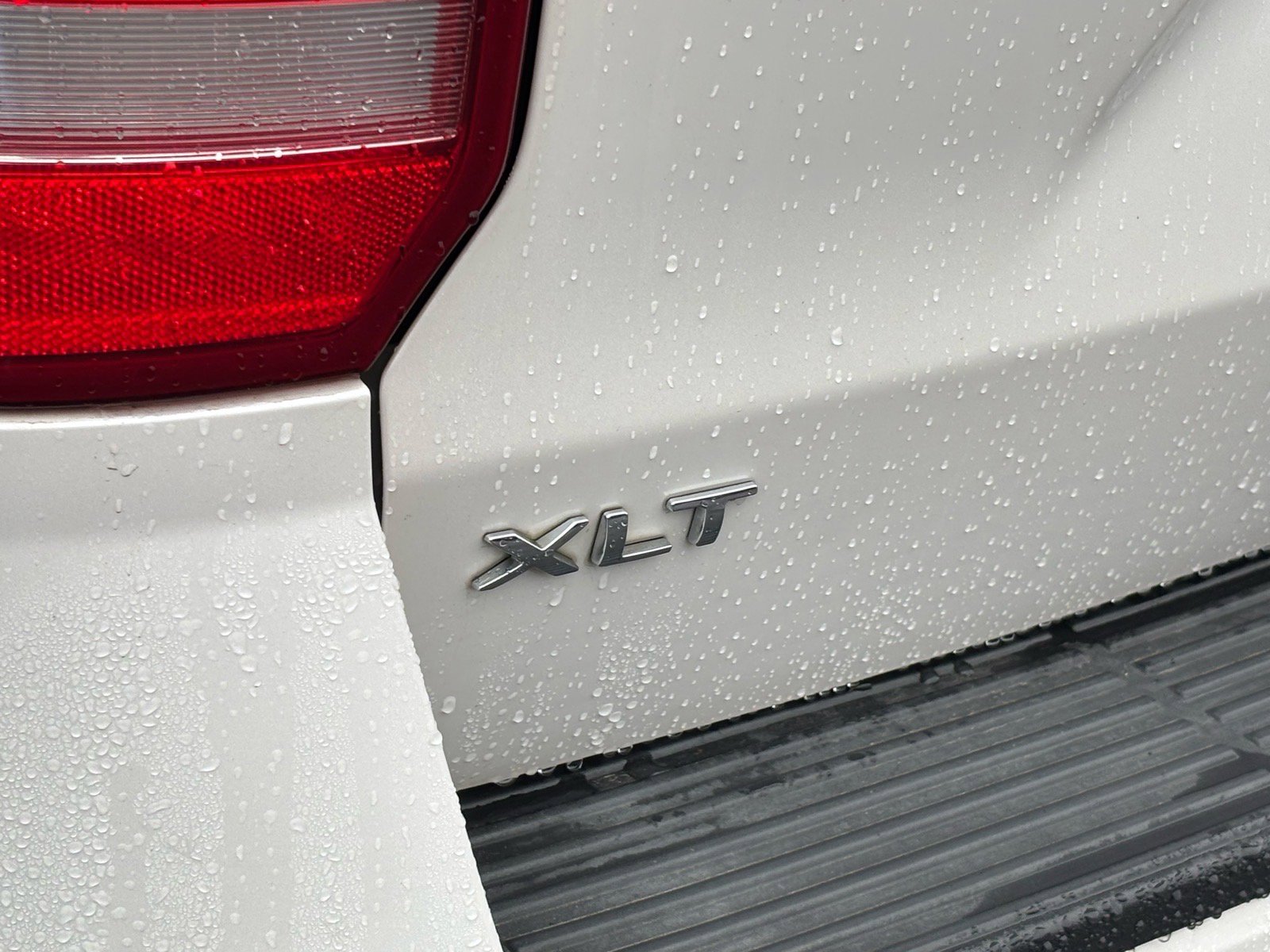 Used 2019 Ford Expedition XLT w/ Equipment Group 202A image 5