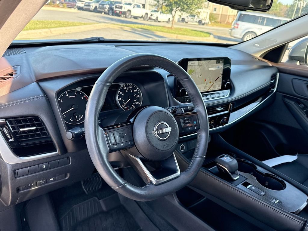 Used 2023 Nissan Rogue SL w/ SL Premium Package image 34