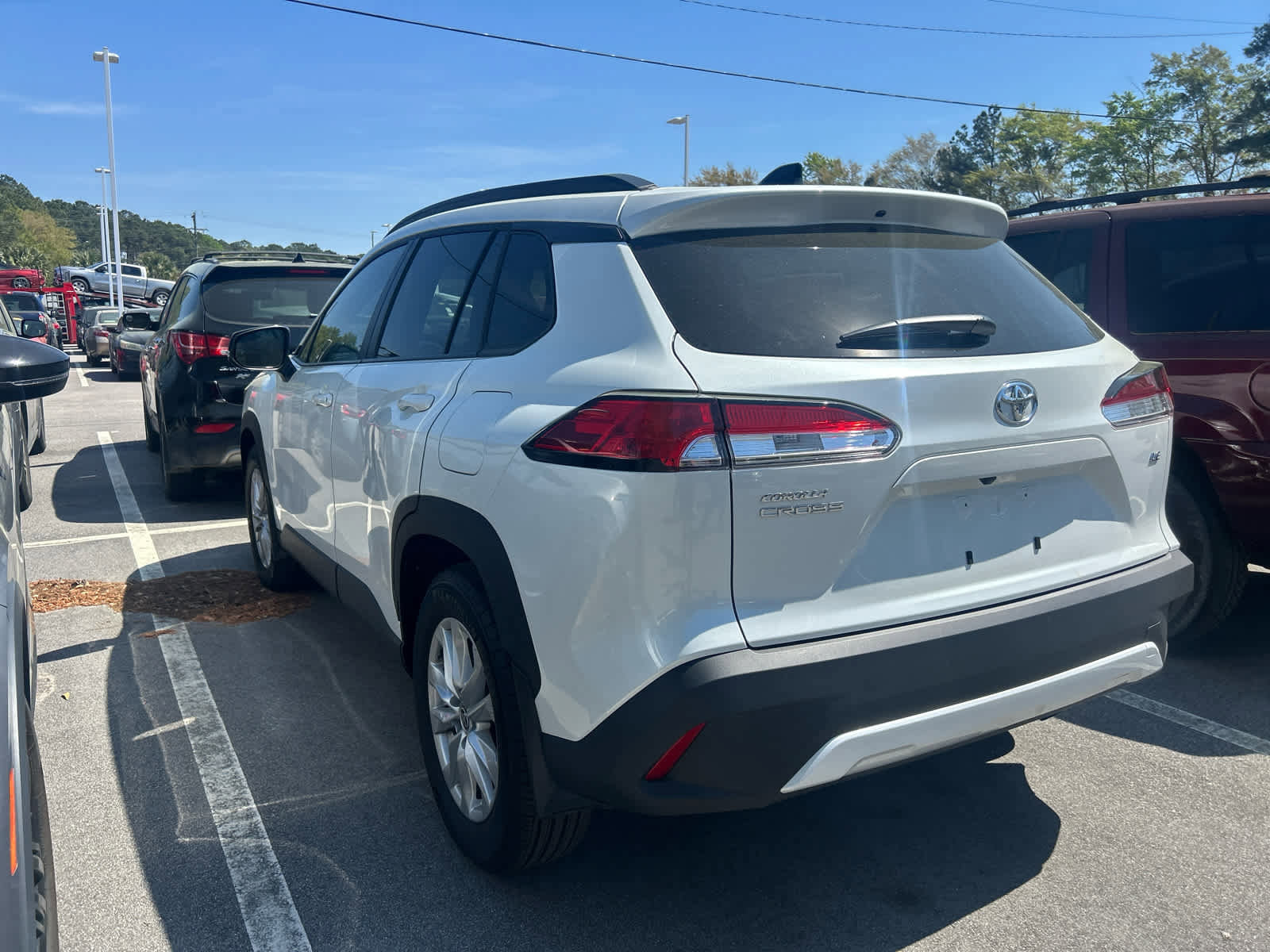 Used 2025 Toyota Corolla Cross LE image 5
