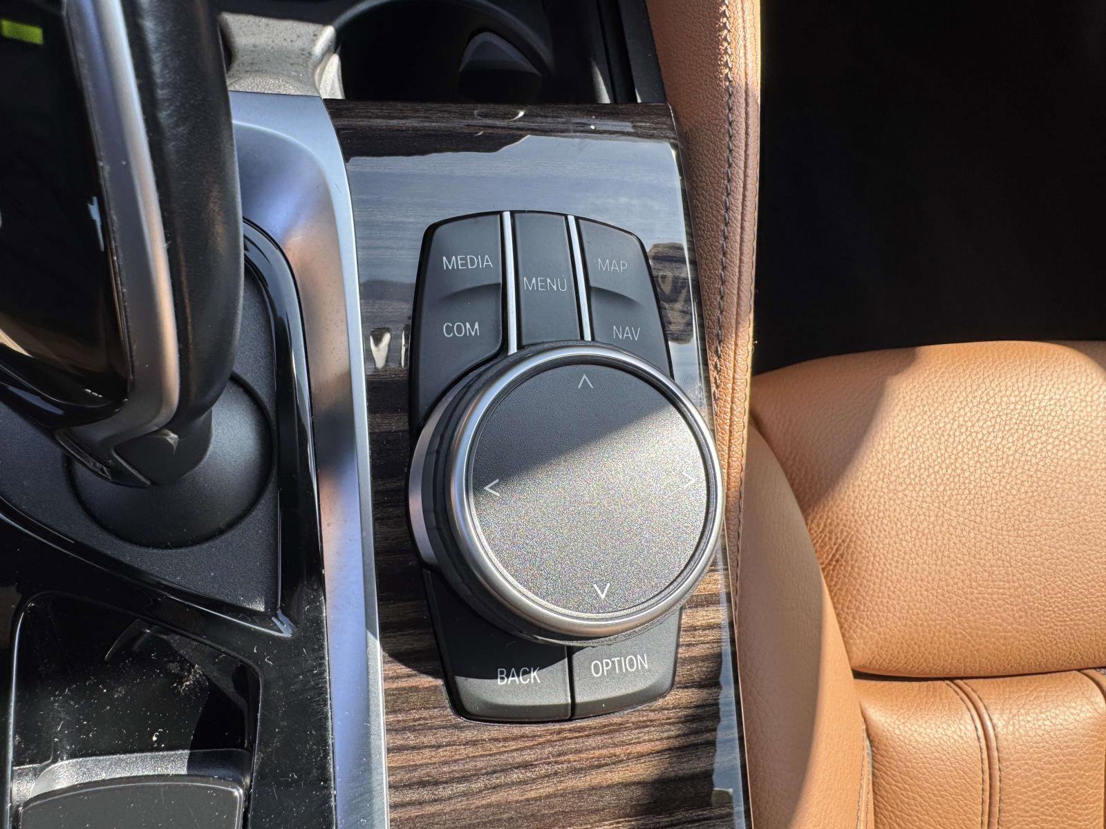 Used 2022 BMW 530i xDrive w/ M Sport Package image 34