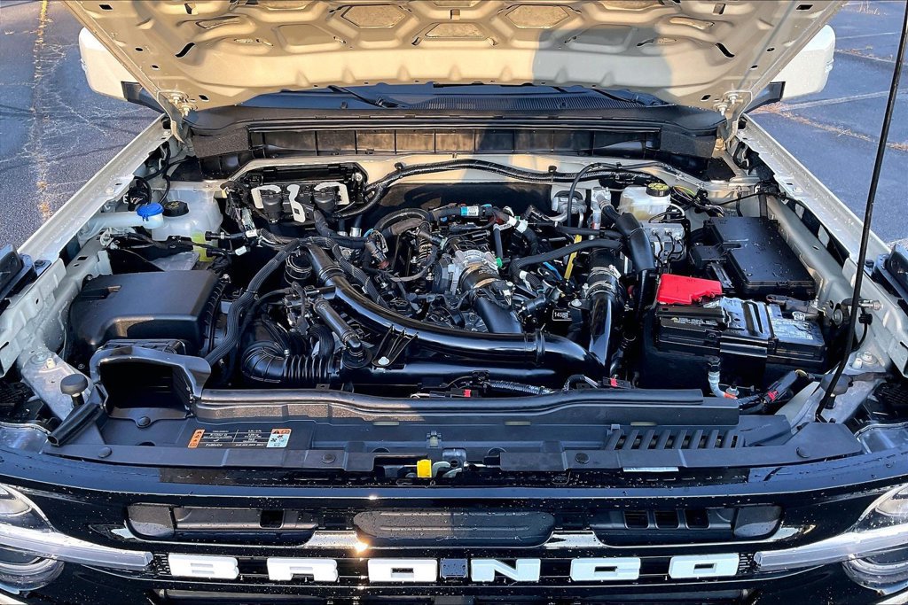 Used 2025 Ford Bronco Outer Banks AWD/4WD image 30