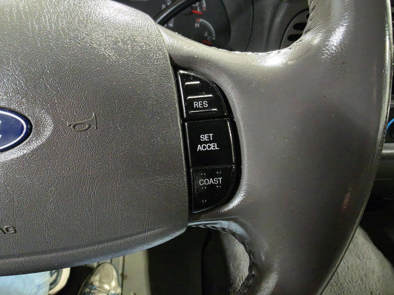 Used 2003 Ford F150 XLT AWD/4WD image 26