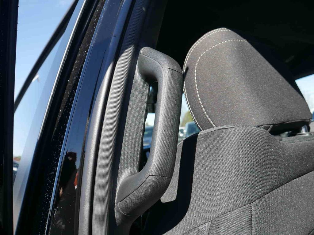 New 2026 RAM 1500 Express AWD/4WD image 17