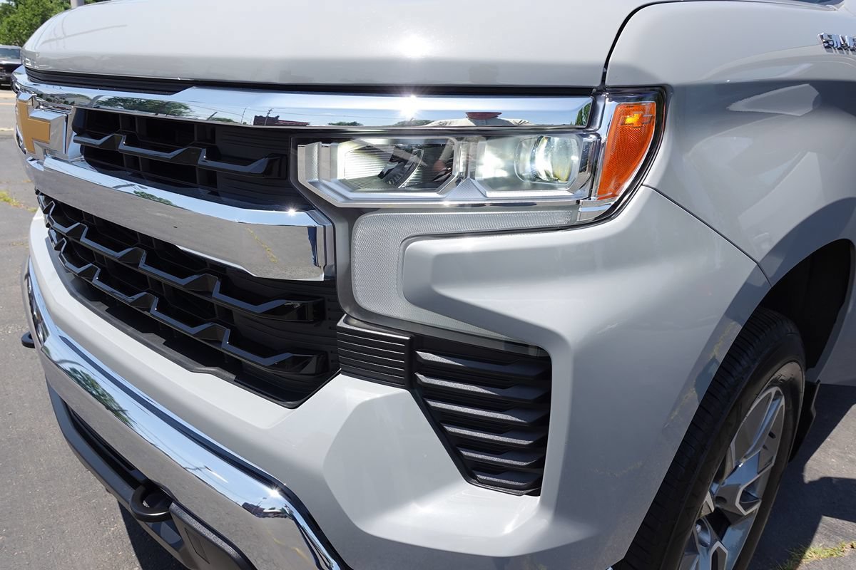 Used 2024 Chevrolet Silverado 1500 LT AWD/4WD image 55