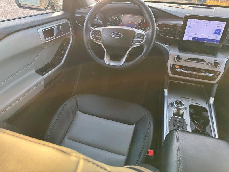 Used 2023 Ford Explorer XLT w/ Equipment Group 202A image 14