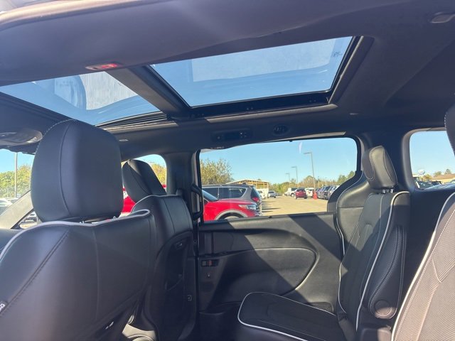 New 2026 Chrysler Pacifica Limited w/ S Appearance Package image 13