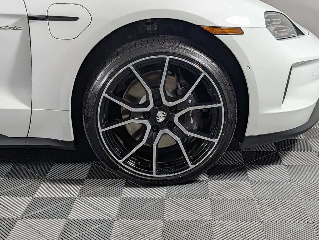New 2026 Porsche Taycan AWD/4WD image 13