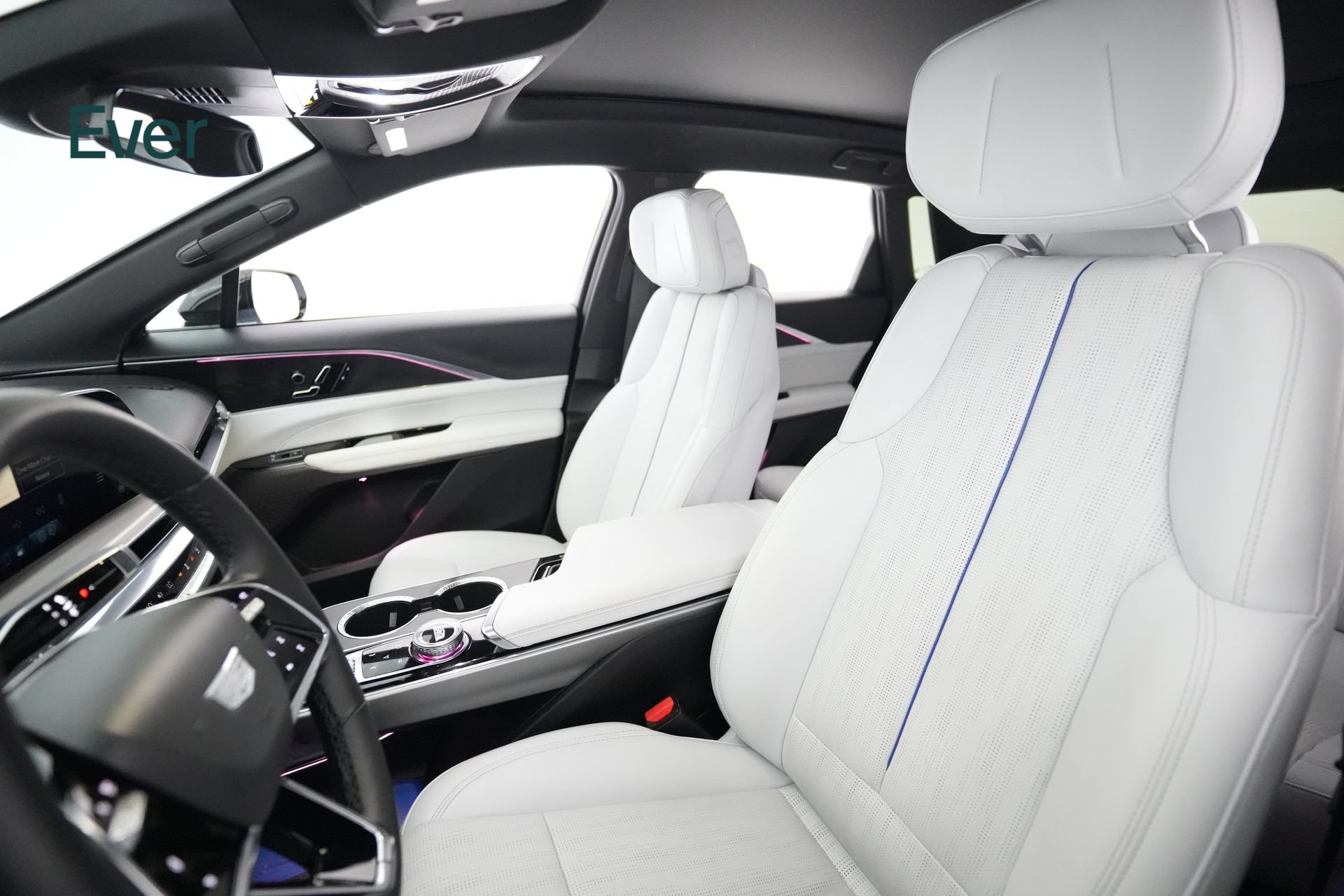 Used 2024 Cadillac Lyriq Luxury RWD image 4