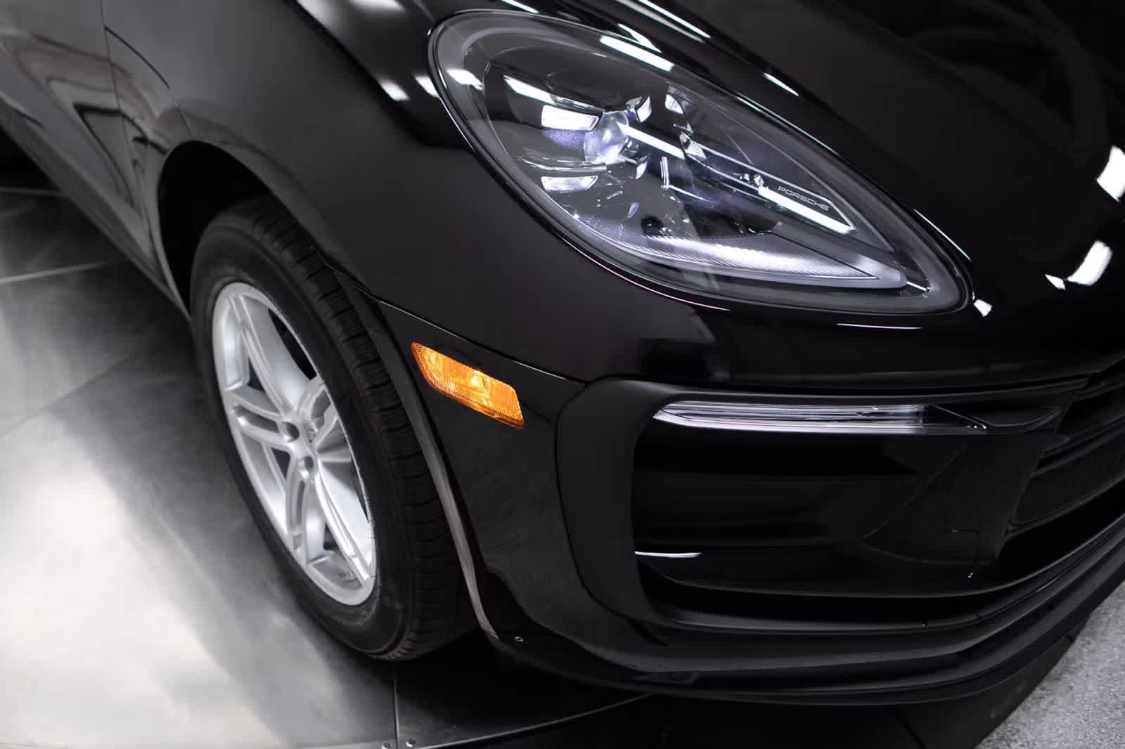 Certified 2026 Porsche Macan AWD/4WD image 12