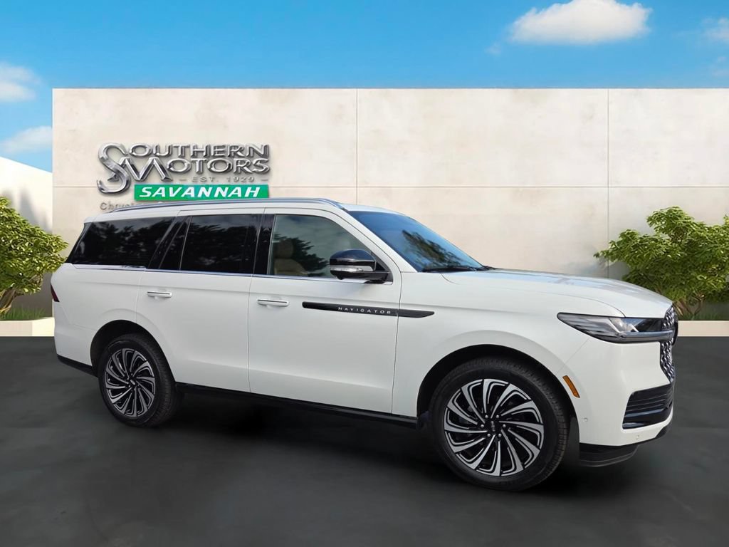Used 2025 Lincoln Navigator Black Label AWD/4WD image 7