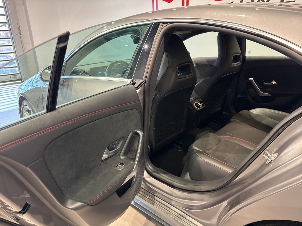 Used 2023 Mercedes-Benz CLA 250 4MATIC image 32