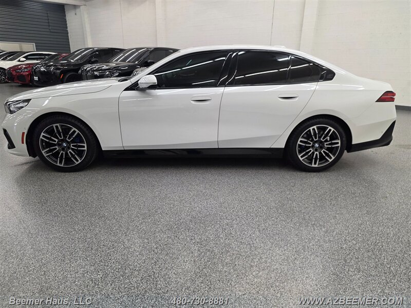 Used 2024 BMW 530i w/ M Sport Package RWD image 4