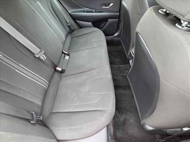 Used 2024 Hyundai Elantra SEL image 19