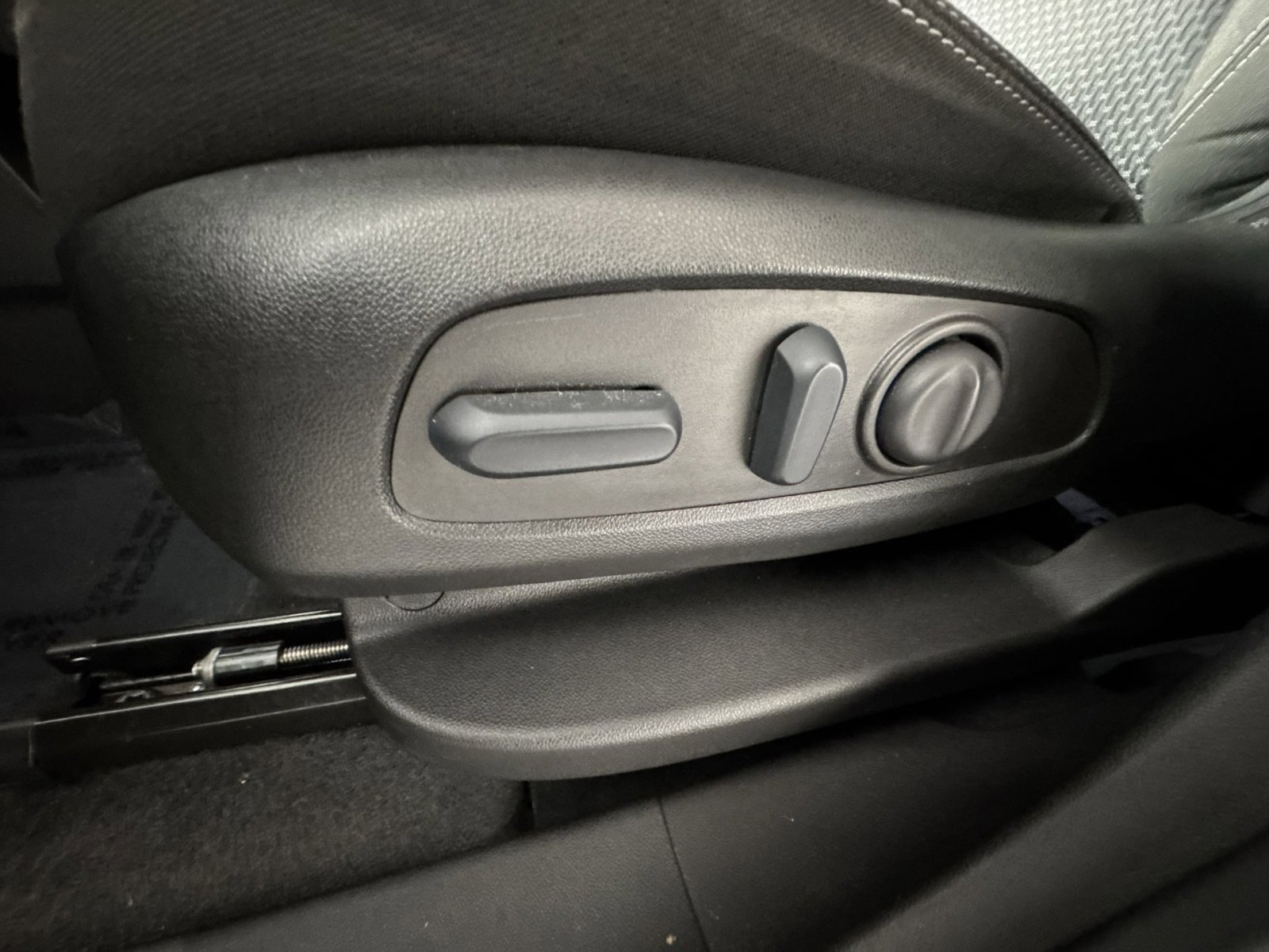 Used 2022 GMC Terrain SLE w/ Driver Convenience Package image 14