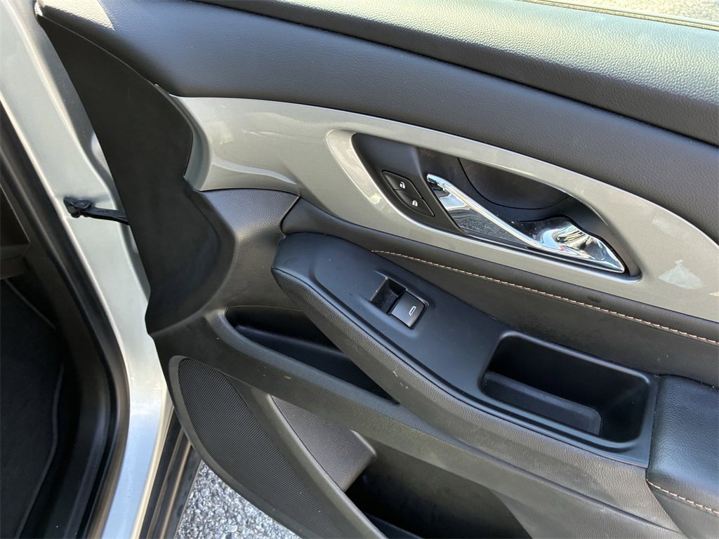 Used 2021 Chevrolet Traverse LS image 36