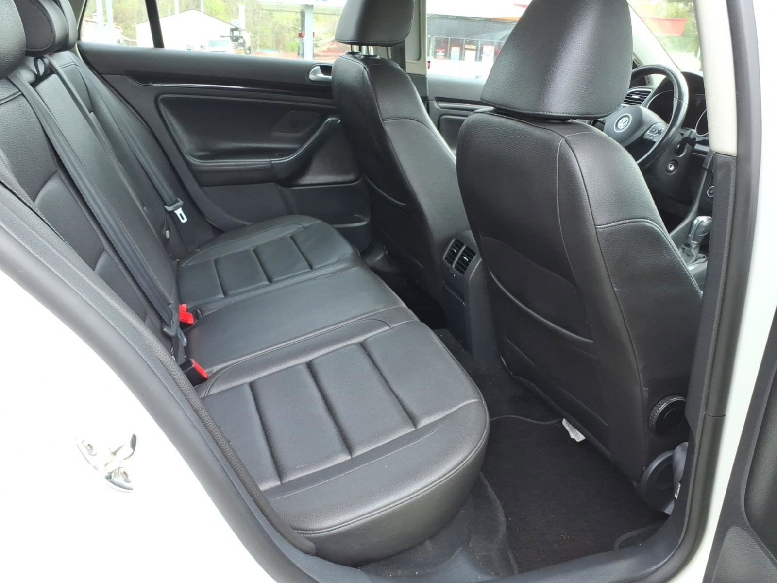 Used 2013 Volkswagen Jetta TDI image 9