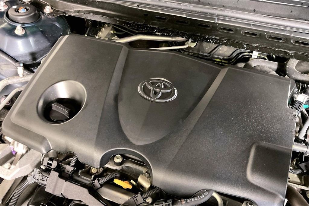 Used 2018 Toyota Camry LE FWD image 31