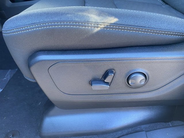 New 2026 RAM 1500 4x4 Crew Cab image 16