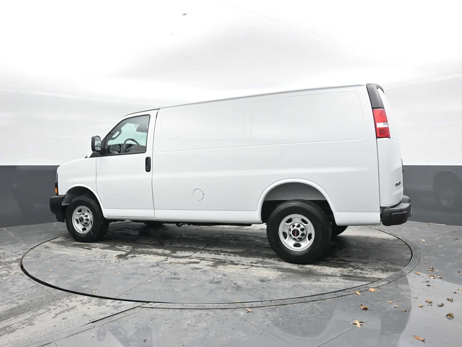 New 2025 GMC Savana 2500 w/ Driver Convenience Package RWD image 3