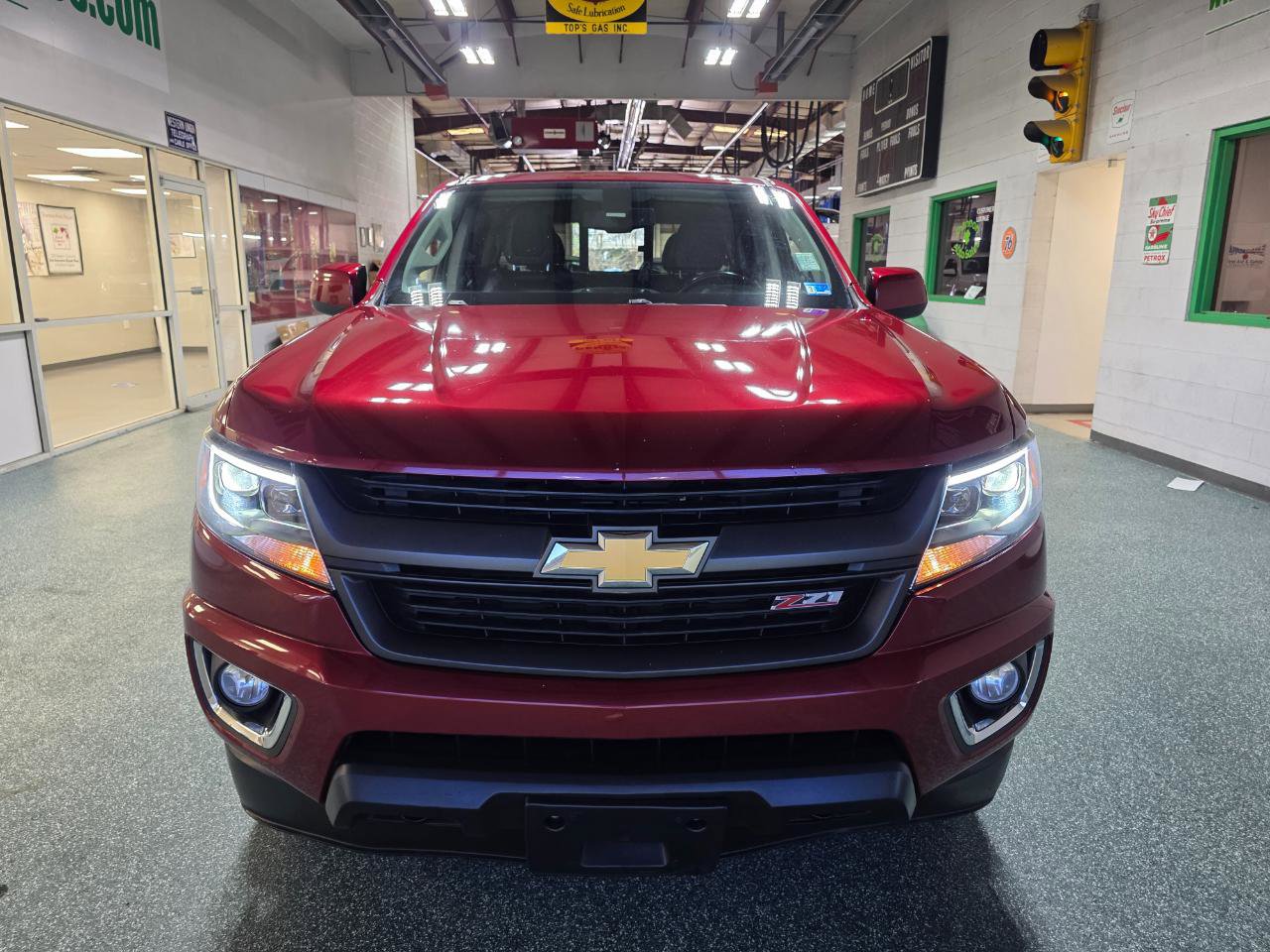 Used 2018 Chevrolet Colorado Z71 AWD/4WD image 3