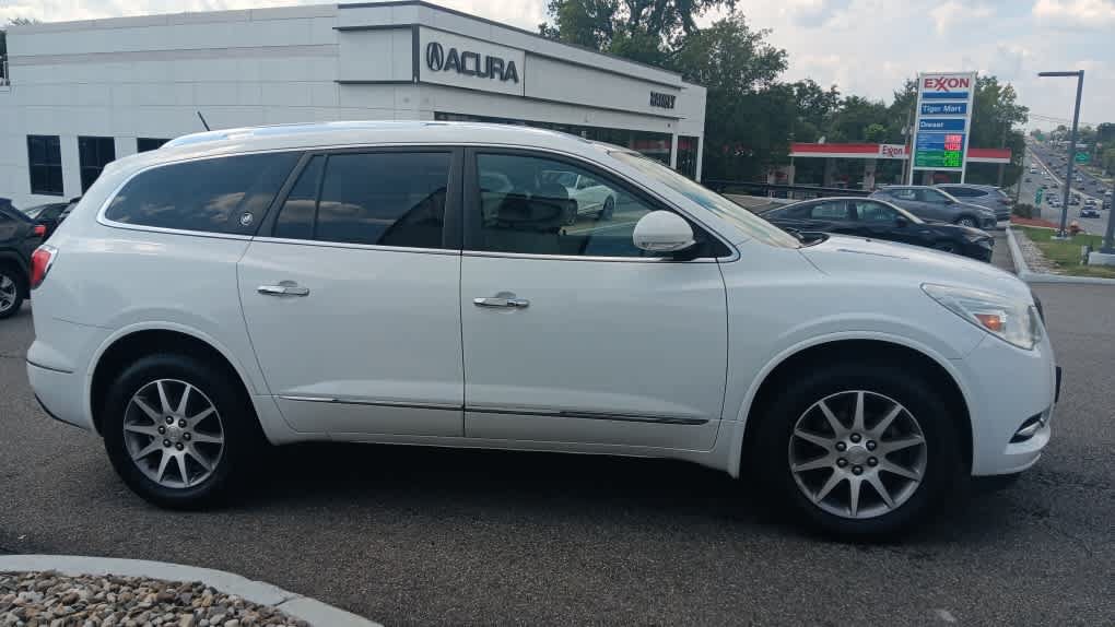 Used 2017 Buick Enclave Leather FWD image 6
