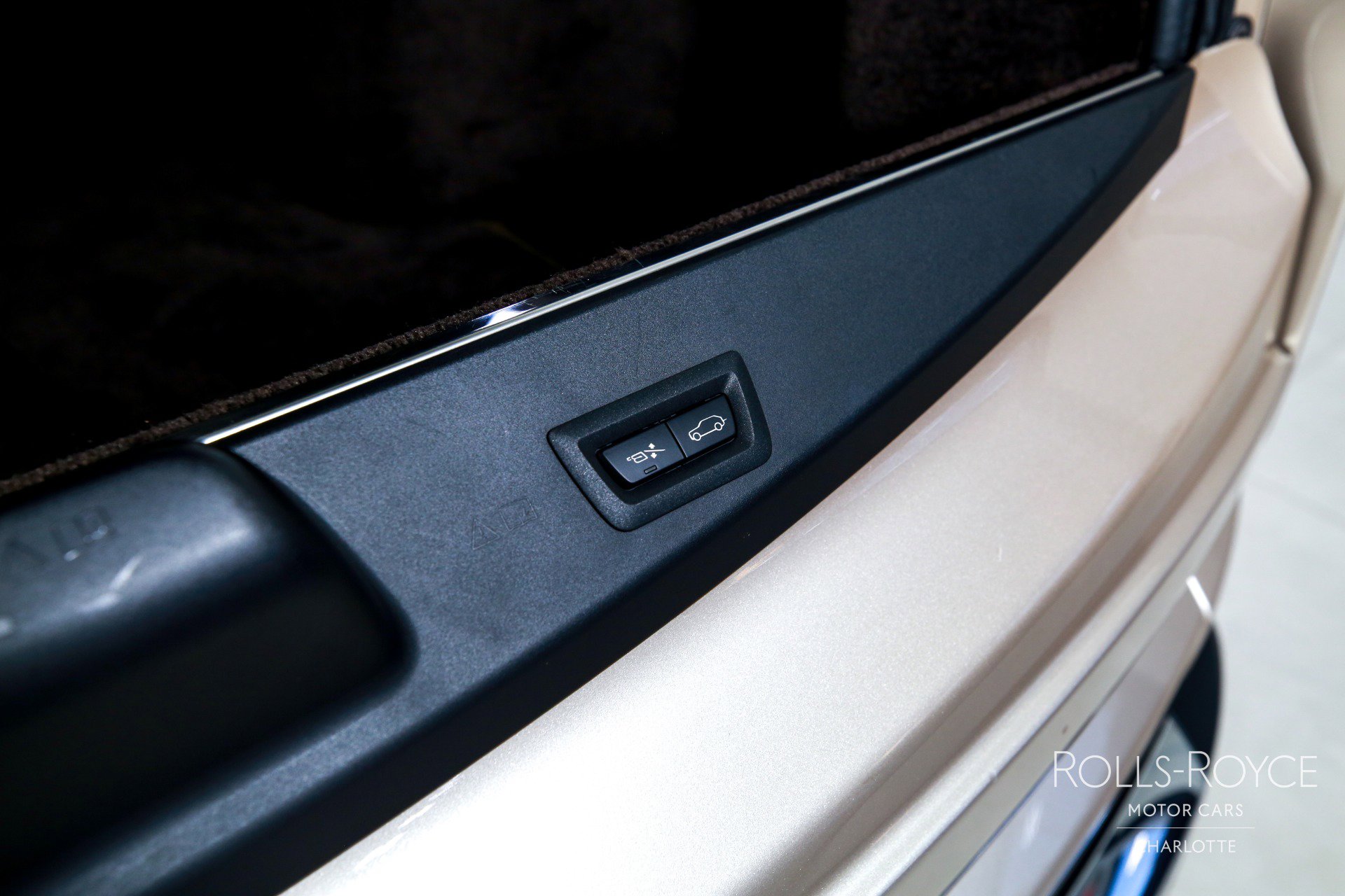 Used 2019 Rolls-Royce Cullinan image 24