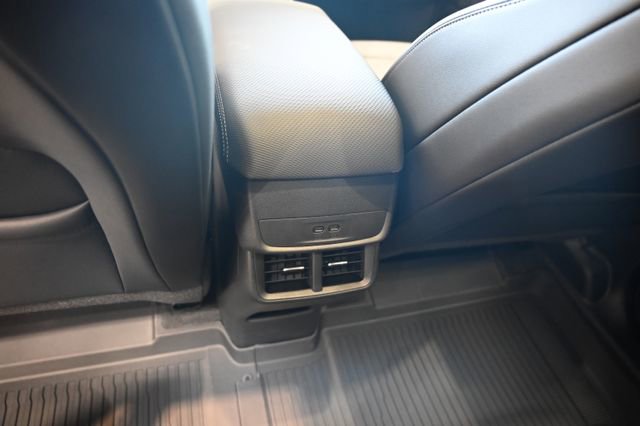 New 2026 Chevrolet Equinox LT w/ Safety and Technology Package FWD image 25