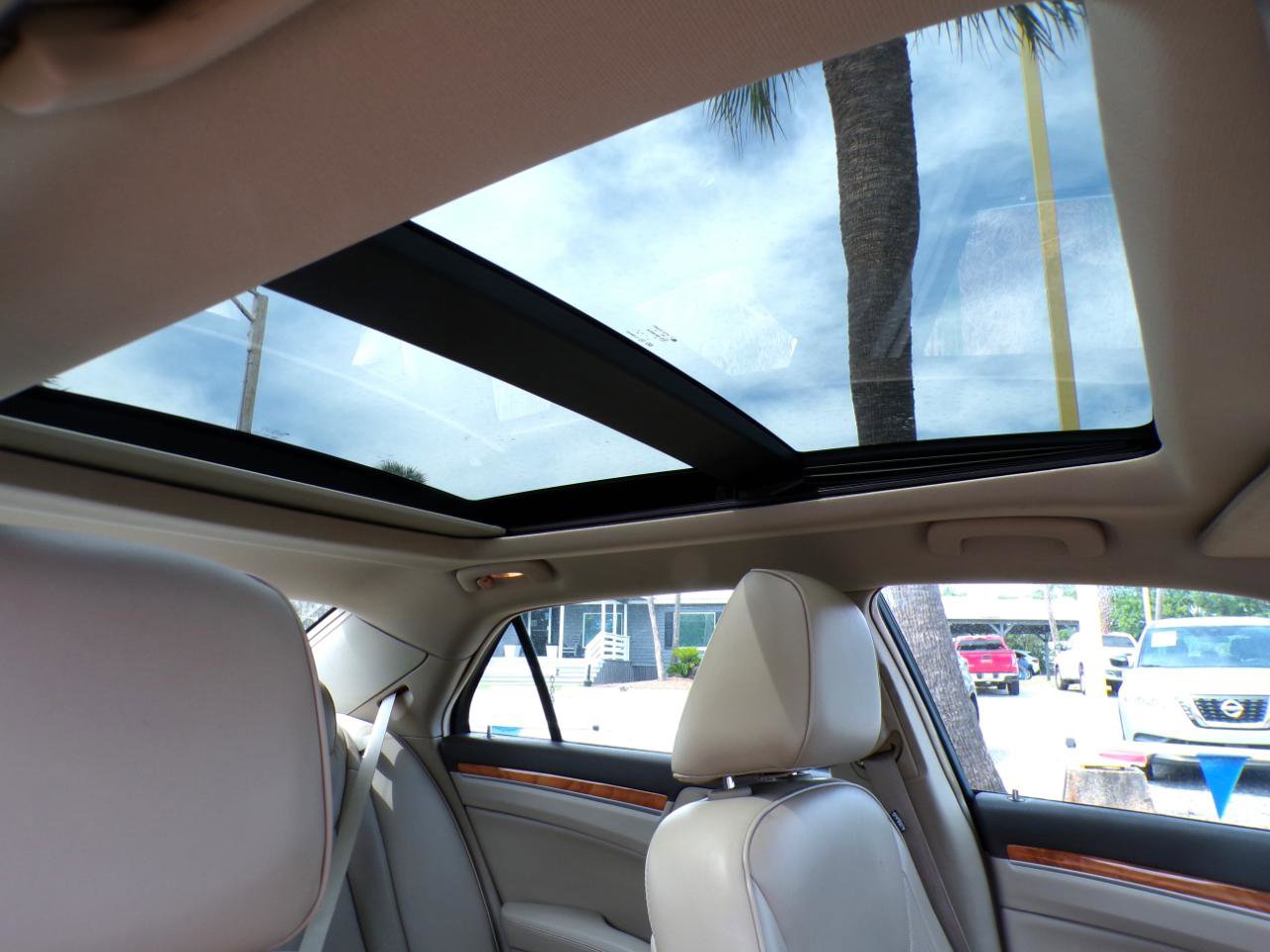 Used 2013 Chrysler 300 C w/ Beats Audio Group RWD image 10