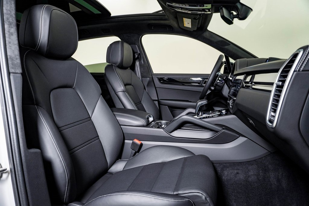 Certified 2023 Porsche Cayenne GTS image 15